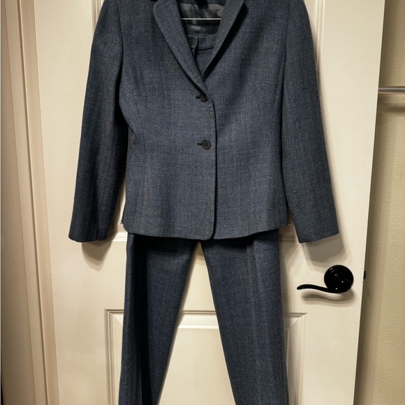 Ann Taylor Classic Gray Blazer - Picture 5 of 9
